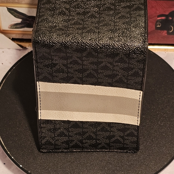 Michael Kors Signature Logo Stripe Bilfold Wallet - Picture 9 of 13